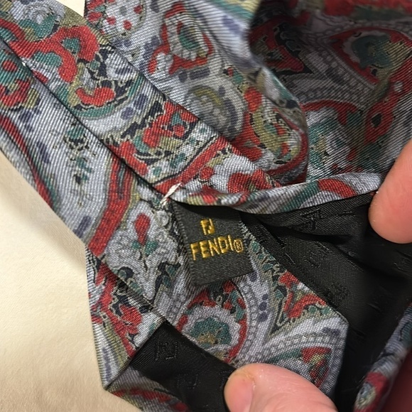 Vintage handmade silk Fendi tie made in Italy - Picture 6 of 9